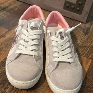 Vintage Havana Pink and White Sneakers